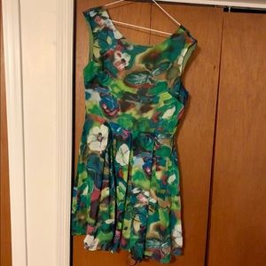 New w/o tag ladies beautiful floral 👗 dress!!💜